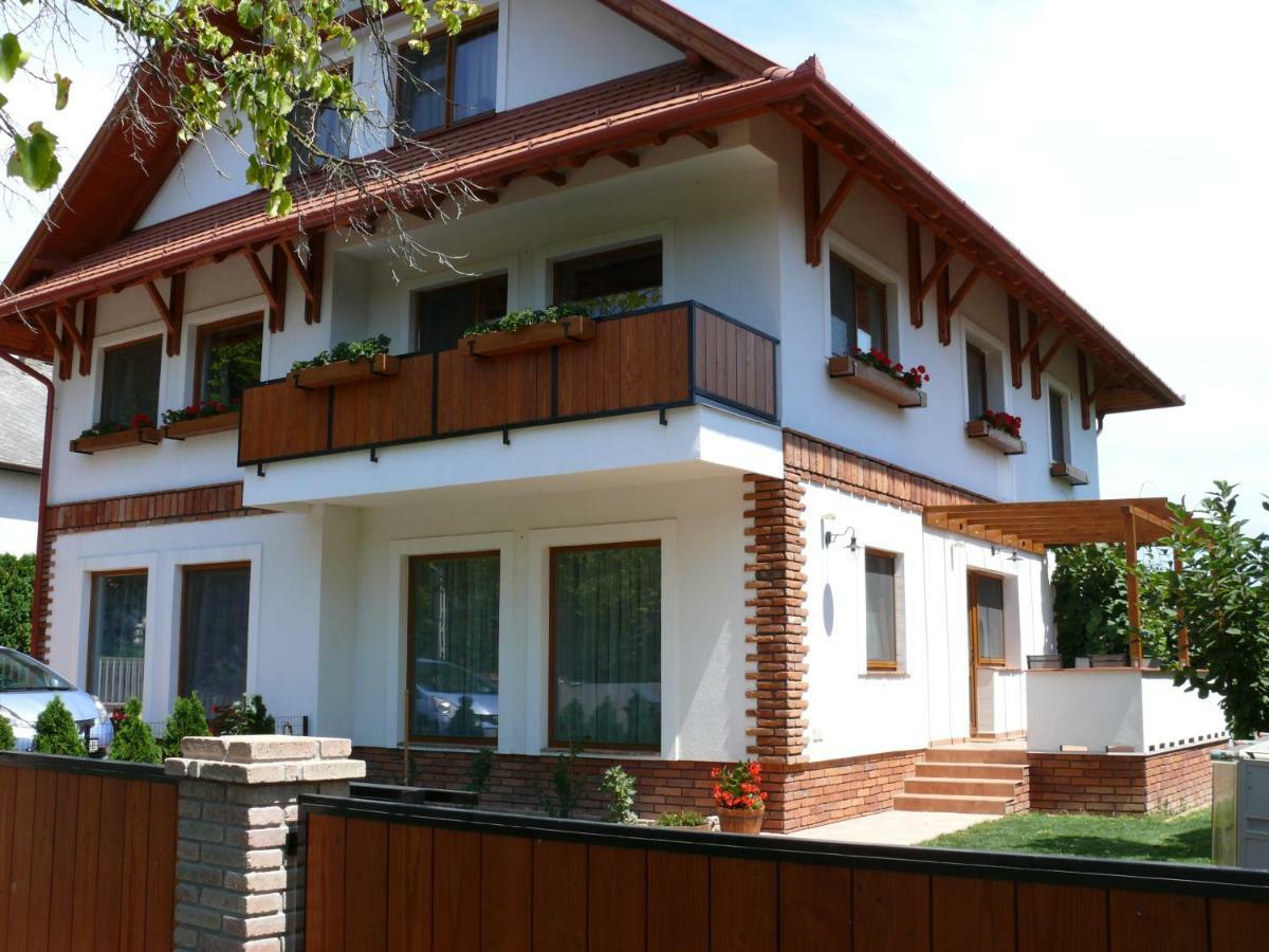 Sára Apartman Hévíz Exterior foto